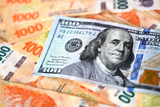 Tỷ giá USD hôm nay 17/10/2024: Tiếp đà tăng mạnh