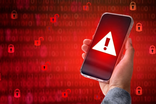 Phát hiện hơn 200 ứng dụng độc hại ẩn nấp trên cửa hàng Google Play, đe dọa hàng triệu người dùng.