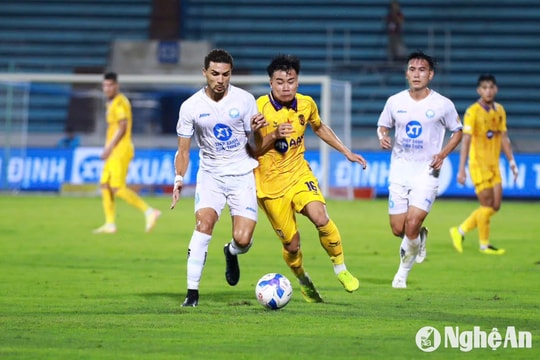 Trận đấu giữa Sông Lam Nghệ An và Thép Xanh Nam Định dời sang ngày 26/5