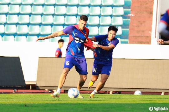 Hàng thủ Sông Lam Nghệ An đang đánh mất bản sắc từng có