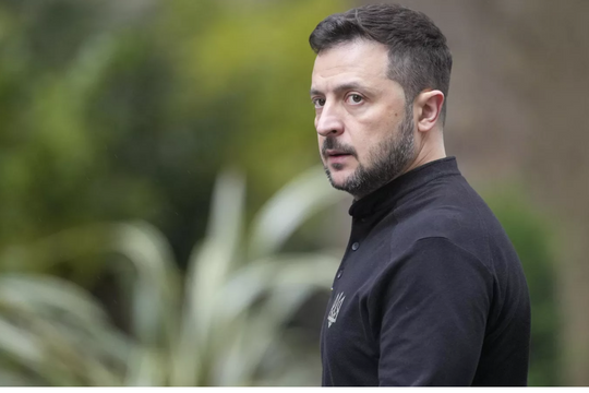 Pháp kêu gọi mời Ukraine vào NATO ngay lập tức