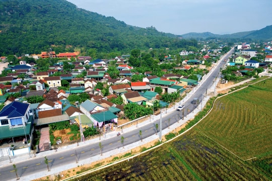 'Khoác áo mới' cho những tuyến đường ở huyện lúa Yên Thành