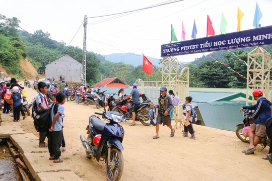 Đề xuất di dời trường học bị lũ quét ở Tương Dương