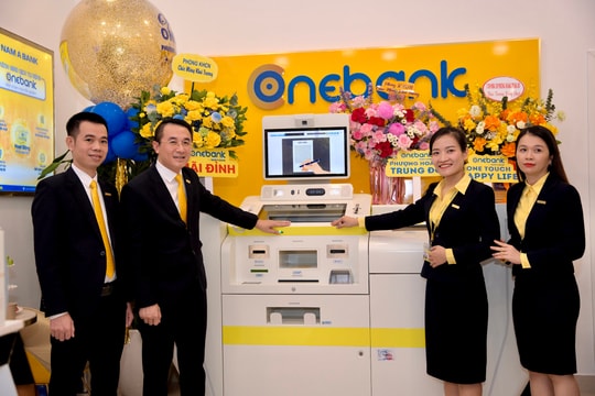 Nam A Bank khai trương điểm giao dịch số ONEBANK thứ 4 tại Nghệ An