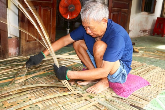 Bền bỉ nghề đan lát ở Đà Lam