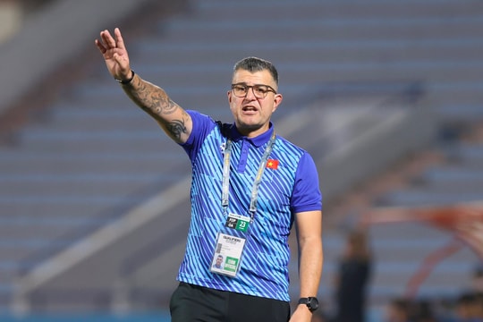 Huấn luyện viên Cristiano Roland hài lòng về tinh thần thi đấu của Đội tuyển U17 Việt Nam