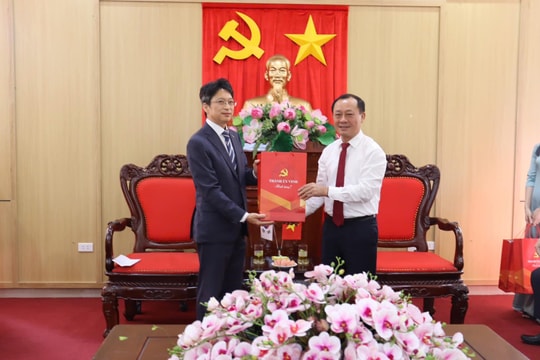 Lãnh đạo thành phố Namyangju thăm và làm việc tại thành phố Vinh