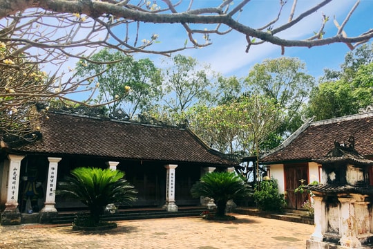 Đền Tán Sơn và mộ đồng chí Lê Hồng Sơn