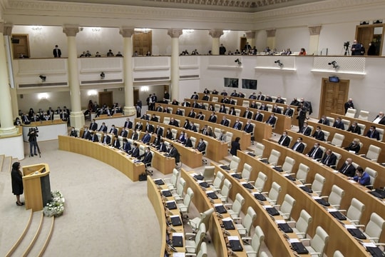 Phương Tây kêu gọi điều tra vi phạm bầu cử ở Gruzia