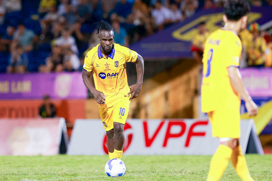 Benjamin và nỗ lực đập tan mọi lời chỉ trích