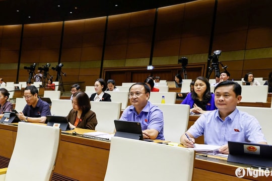 Đại biểu Quốc hội đoàn Nghệ An tranh luận về sửa đổi, bổ sung một số điều của Luật Bảo hiểm y tế