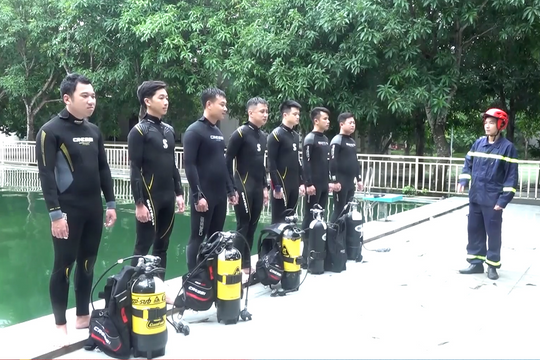 Ra mắt 2 Tổ Cảnh sát chữa cháy và cứu nạn, cứu hộ đặc biệt tinh nhuệ
