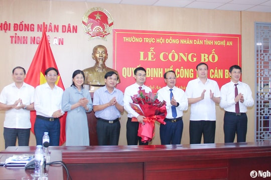 Đồng chí Đặng Đình Quang giữ chức vụ Phó Chánh Văn phòng Đoàn đại biểu Quốc hội và HĐND tỉnh Nghệ An