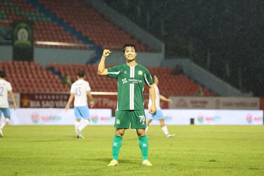 Công Phượng lập cú đúp, CLB Bình Phước thắng Khánh Hòa tại giải hạng nhất.