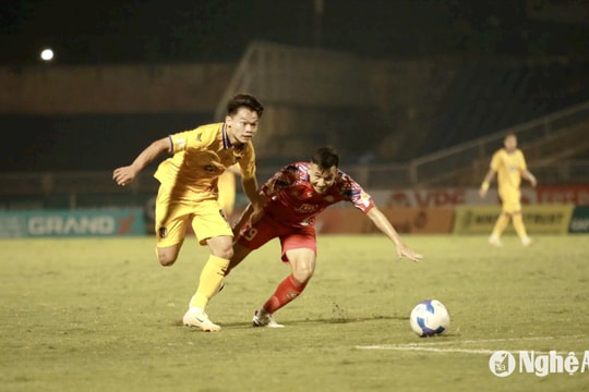 Hậu vệ Hồ Văn Cường: ''Toàn đội đang rất áp lực''