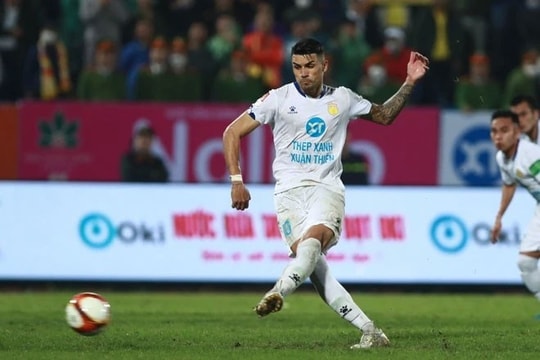 Sút tung lưới Hải Phòng, Hendrio nói gì?; Ten Hag lần đầu lên tiếng sau khi bị sa thải