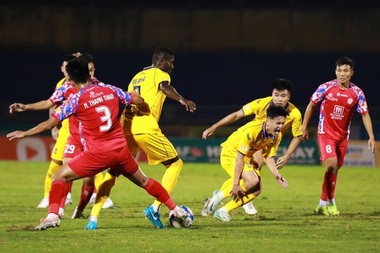 Sông Lam Nghệ An và bài toán kiểm soát bóng, dứt điểm