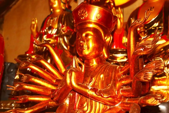 Vẻ đẹp cổ kính của chùa Vông hàng trăm năm tuổi