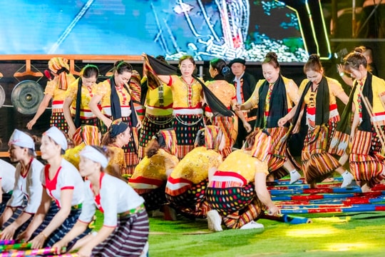 Phát huy bản sắc văn hóa các dân tộc thiểu số ở Nghệ An