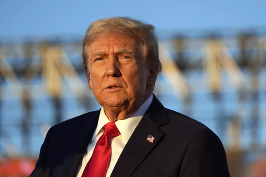 Cựu Tổng thống Trump gọi việc rời Nhà Trắng là sai lầm