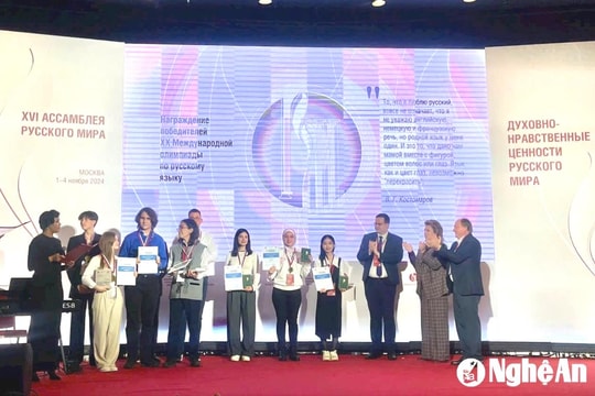 Nữ sinh Trường THPT chuyên Phan Bội Châu giành Huy chương Bạc Kỳ thi Olympic Tiếng Nga quốc tế