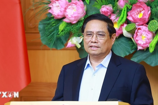 Thủ tướng lên đường tham dự các hội nghị GMS, ACMECS và CLMV tại Trung Quốc