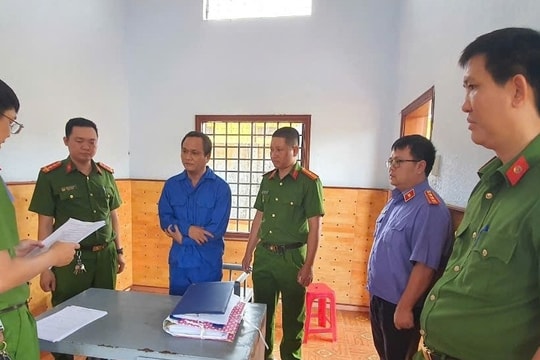 Khởi tố đối tượng đập kính ô tô trộm hơn 600 triệu đồng