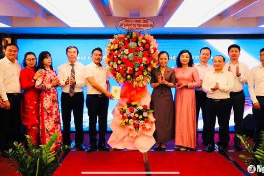 Nhà báo xứ Nghệ tại TP Hồ Chí Minh phát động chương trình thiện nguyện 'Nâng bước em đến trường'