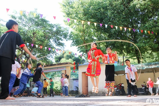 Đưa trò chơi dân gian vào trường học ở vùng cao Nghệ An