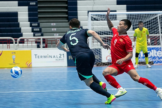 Truyền thông Đông Nam Á phát sốt vì trận thắng của đội tuyển Futsal Việt Nam; Man City thua trận thứ tư liên tiếp