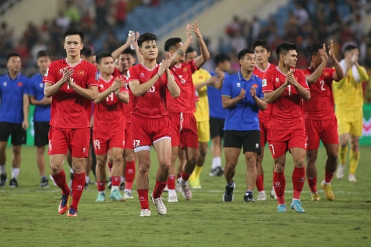 Tuyển Việt Nam 'chiêu mộ' danh thủ Hàn Quốc; Báo động đỏ cho Hojlund, Zirkzee