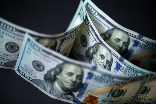 Tỷ giá USD hôm nay 12/11/2024: Đồng USD tăng làm giá vàng, dầu giảm mạnh