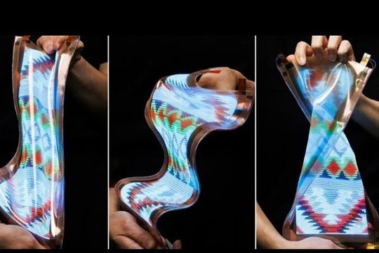 LG công bố màn hình có thể co giản đầu tiên trên thế giới