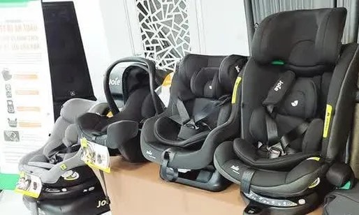 Từ năm 2026, trẻ dưới 10 tuổi đi ô tô phải có ghế an toàn