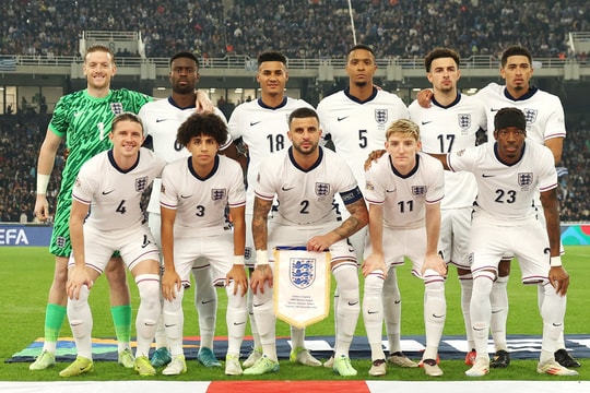 Tiền đạo từng lên tuyển Việt Nam bị đối thủ đấm vỡ mũi; Tuyển Anh thắng to Hy Lạp bằng đội hình hai