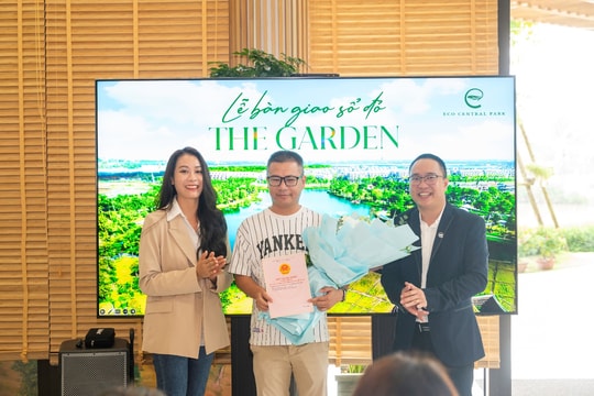 Những cư dân đầu tiên Eco Central Park nhận sổ đỏ