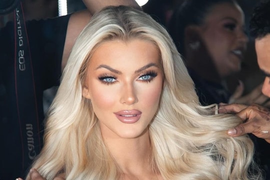 Tân Hoa hậu Hoàn vũ 2024 đẹp không góc chết, từng vô địch giải khiêu vũ