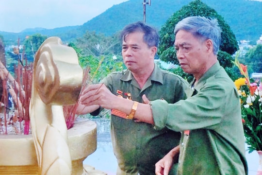 Thầy giáo xứ Nghệ trở về sau giấy báo tử