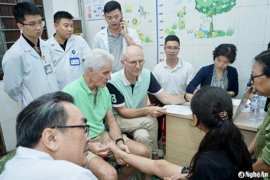 Bệnh viện Sản Nhi Nghệ An phối hợp với Children Action khám, phẫu thuật khuyết tật vận động cho trẻ