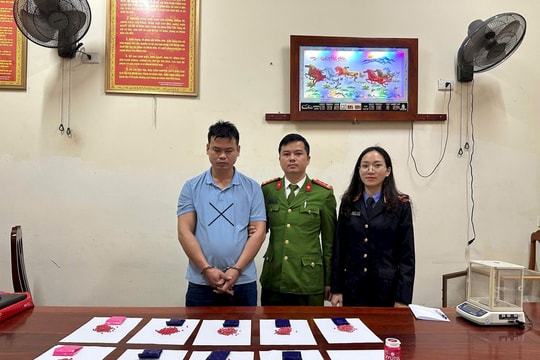 Công an Nghệ An bắt kẻ mang 2.000 viên hồng phiến đi tiêu thụ