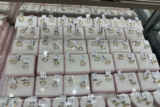 Giá vàng chiều nay 19/11/2024: Giá vàng nhẫn và vàng SJC tăng mạnh cả triệu đồng