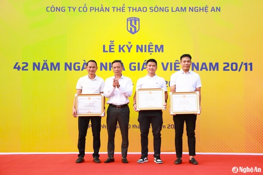 Sông Lam Nghệ An tổ chức kỷ niệm 42 năm ngày Nhà giáo Việt Nam