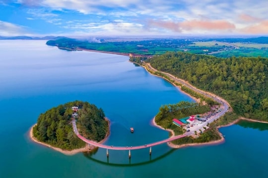 Thời tiết Hà Tĩnh, Thanh Hoá ngày 21/11: Sáng sớm và đêm trời lạnh, vùng núi có nơi trời rét