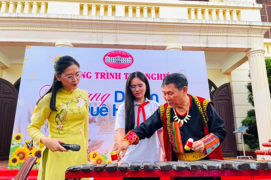 Chương trình trải nghiệm 'Âm vang Di sản quê hương' tại Bảo tàng Xô viết Nghệ Tĩnh ‏