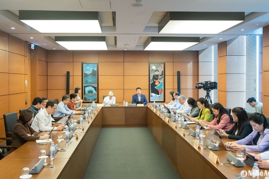 Đại biểu Quốc hội đoàn Nghệ An đề nghị không đánh thuế tiêu thụ đặc biệt với xăng