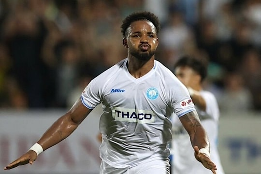 Tuyển Việt Nam chờ FIFA cấp phép cho Xuân Son ; HLV Mourinho dụ dỗ siêu sao Ronaldo rời bỏ Al Nassr