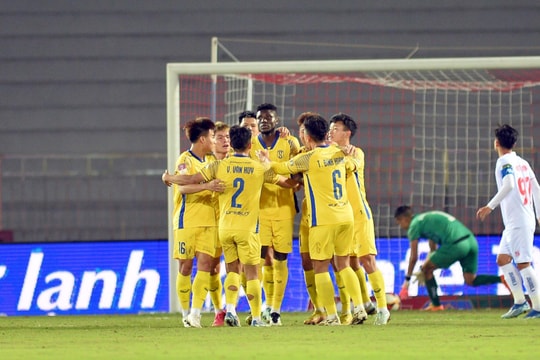 Bao giờ Sông Lam Nghệ An có chiến thắng đầu tiên?