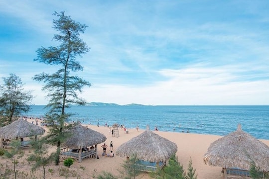 Thời tiết Hà Tĩnh, Thanh Hoá ngày 25/11: Gió Đông Bắc mạnh dần, đêm trời chuyển rét