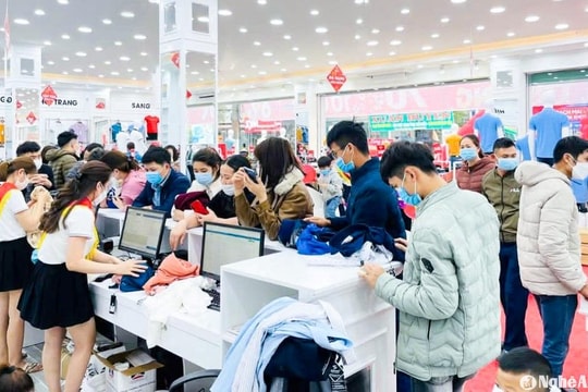 Mưa rét, thị trường thời trang Đông ở Nghệ An sôi động