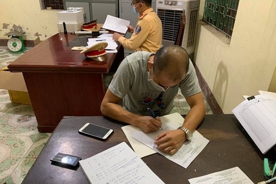 Sử dụng ma túy, hai tài xế ở Nghệ An bị xử phạt 70 triệu đồng